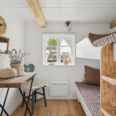 Дом отдыха Cozy With View Of The Wadden Sea